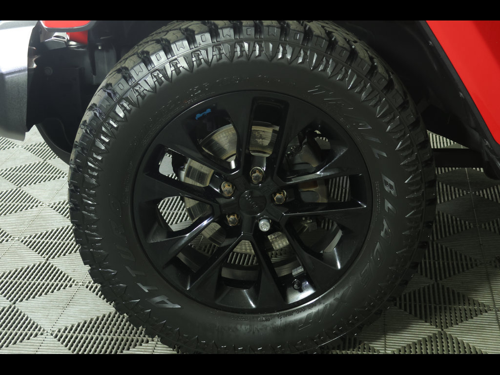 Used 2022 Jeep Wrangler Unlimited Sahara AWD/4WD image 7
