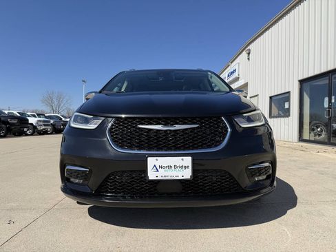 Used 2021 Chrysler Pacifica Limited w/ Premium & Safety Sphere Group AWD/4WD image 34