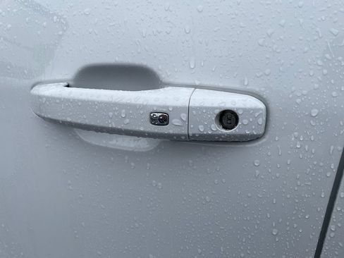 Used 2025 Chevrolet Silverado 2500 LT w/ Convenience Package image 28