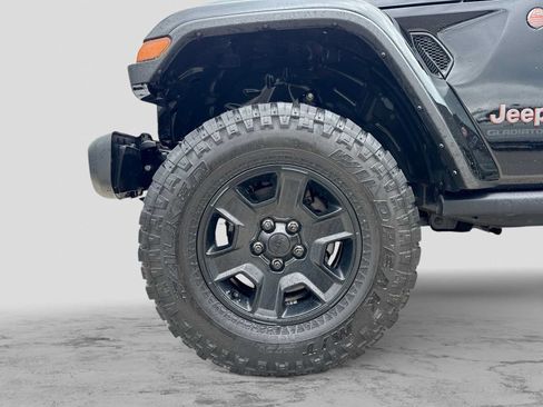 Used 2022 Jeep Gladiator Mojave w/ LED Lighting Group AWD/4WD image 13