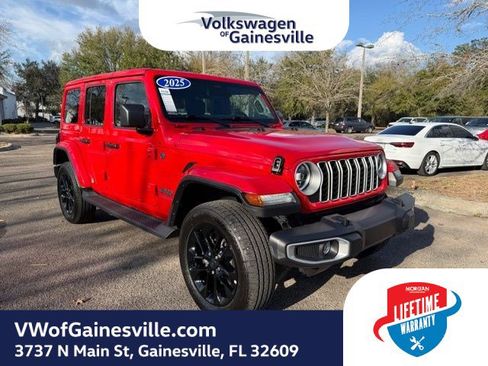 Used 2025 Jeep Wrangler Sahara image 1