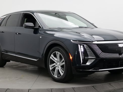 Used 2024 Cadillac Lyriq Tech RWD image 3