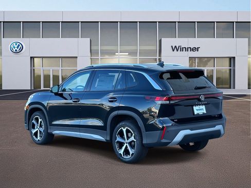 New 2025 Volkswagen Tiguan SE image 3