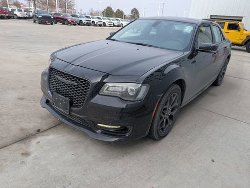 Used 2022 Chrysler 300 Touring L image 22