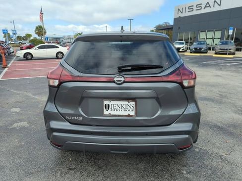 Certified 2022 Nissan Kicks S image 7