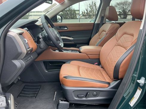 Certified 2025 Nissan Pathfinder Platinum w/ Cargo Package image 11