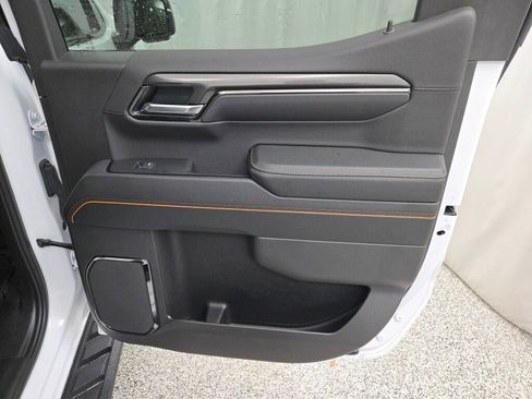 Used 2025 GMC Sierra 1500 AT4 w/ AT4 Premium Package image 10