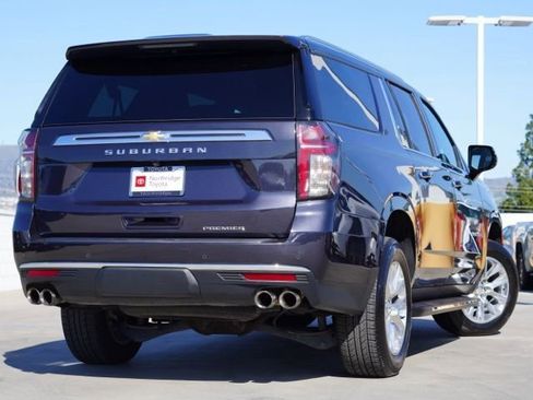 Used 2023 Chevrolet Suburban Premier image 6
