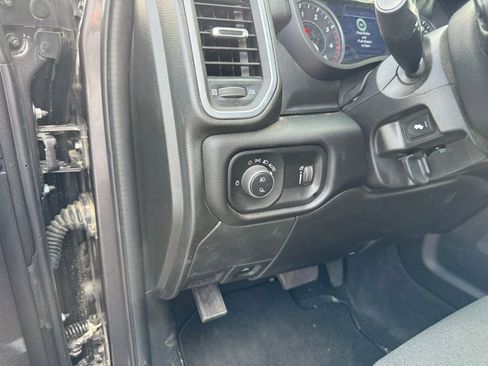 Used 2025 RAM 3500 Big Horn AWD/4WD image 18