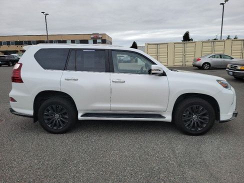 Used 2022 Lexus GX 460 Premium w/ Accessory Package AWD/4WD image 4