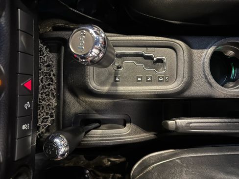 Used 2014 Jeep Wrangler Unlimited Sport w/ Quick Order Package 24S AWD/4WD image 17