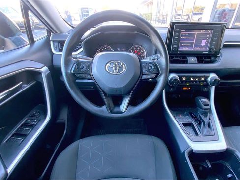 Used 2022 Toyota RAV4 XLE image 5