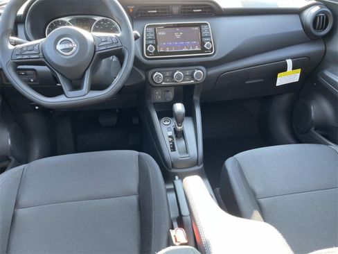 New 2025 Nissan Kicks Play S image 6