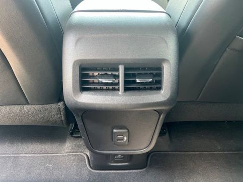 Used 2022 Chevrolet Equinox Premier AWD/4WD image 18