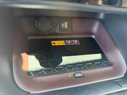 Used 2025 Toyota RAV4 Limited w/ Advanced Technology Package AWD/4WD image 29