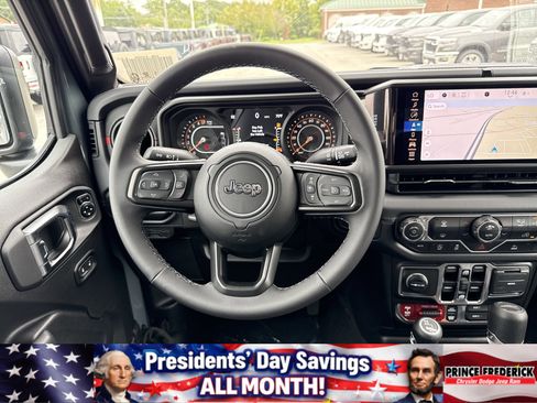 New 2025 Jeep Gladiator Rubicon w/ Technology Group image 18