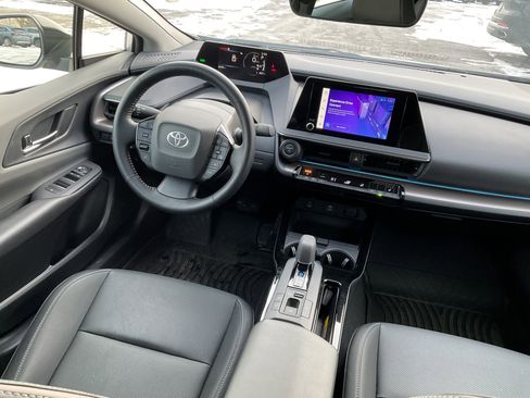 Used 2024 Toyota Prius XLE image 18