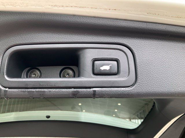 Used 2016 Honda Pilot Touring image 20
