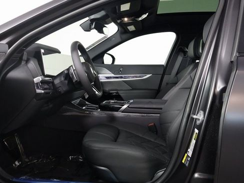 New 2026 BMW 750e xDrive w/ Executive Package image 5