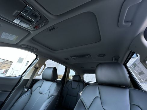 New 2025 Kia Telluride EX w/ EX Captain's Chair Package image 14
