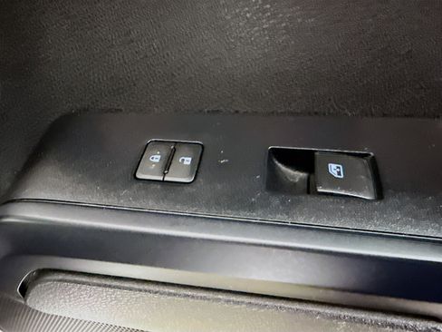 Used 2021 Toyota Tacoma SR image 27