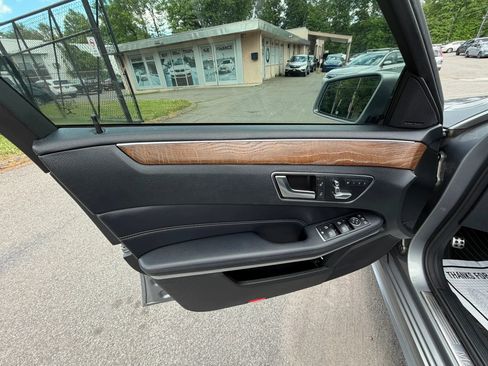 Used 2015 Mercedes-Benz E 350 4MATIC Sedan image 11