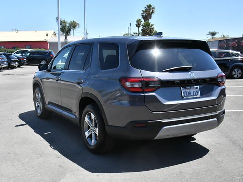 Used 2024 Honda Pilot EX-L image 6
