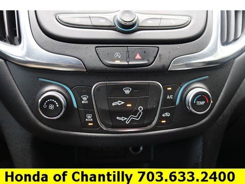 Used 2022 Chevrolet Equinox LT w/ LPO, Floor Liner Package image 16