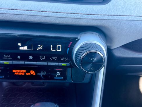 Used 2019 Toyota RAV4 Limited w/ Cold Weather Package AWD/4WD image 34