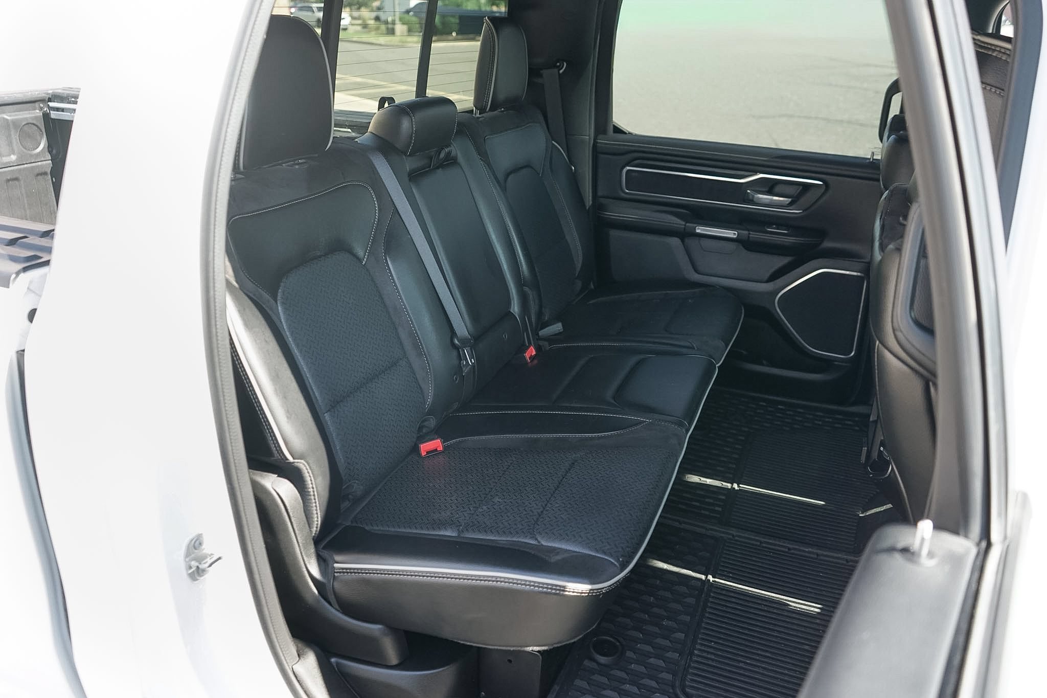 Used 2023 RAM 1500 Laramie AWD/4WD image 34