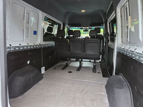 Used 2022 Mercedes-Benz Sprinter 2500 image 8