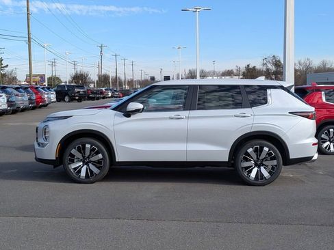 New 2026 Mitsubishi Outlander SE image 5