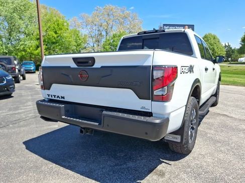 Used 2024 Nissan Titan PRO-4X w/ Pro-4x Convenience Package AWD/4WD image 10