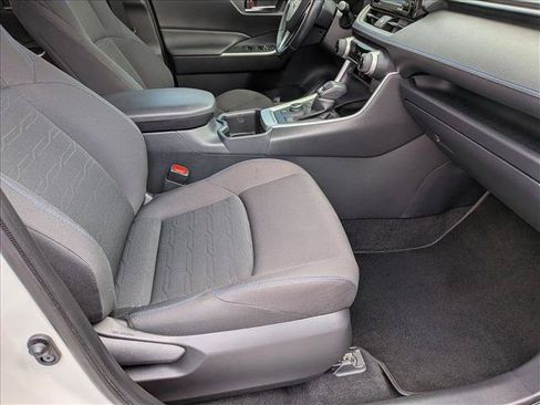 Used 2022 Toyota RAV4 SE AWD/4WD image 19