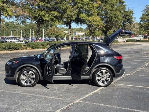 Used 2023 Ford Escape Platinum AWD/4WD image 10