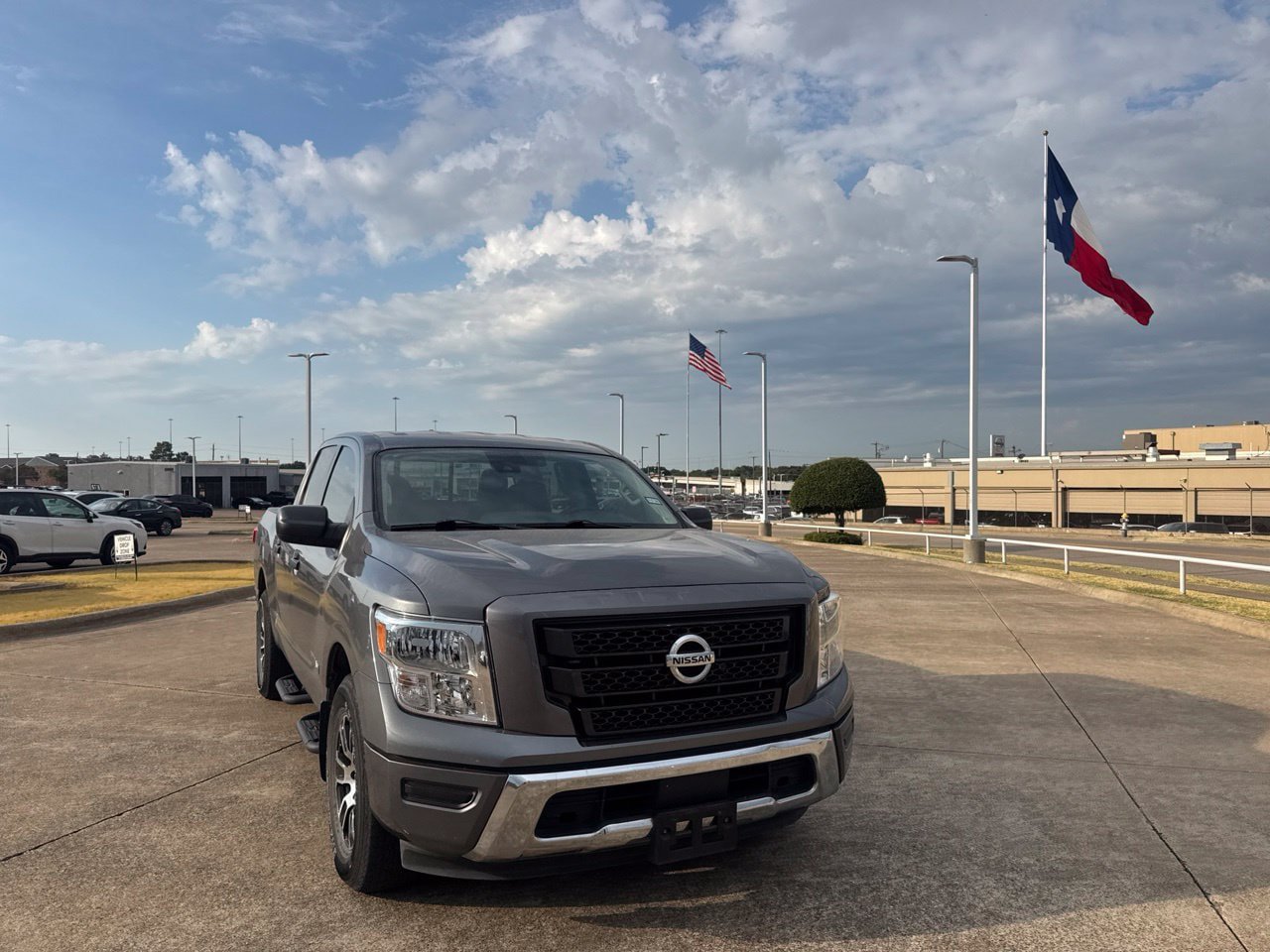 Certified 2022 Nissan Titan SV w/ Accessory Utility Package RWD image 4