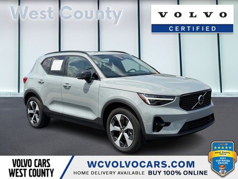 Certified 2026 Volvo XC40 B5 Plus AWD/4WD image 1