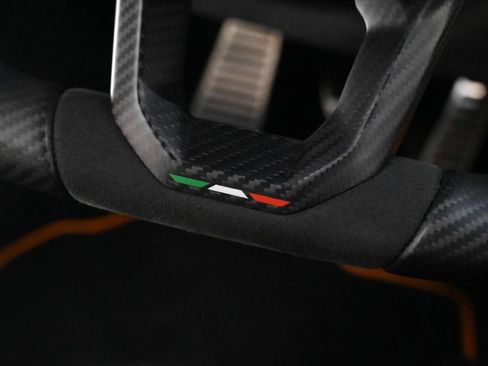 Used 2025 Lamborghini Revuelto AWD/4WD image 19