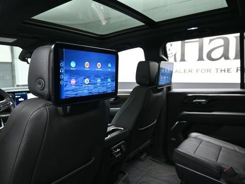 Used 2025 Chevrolet Tahoe High Country AWD/4WD image 27
