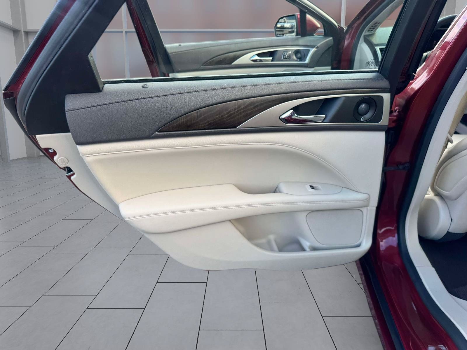 Used 2018 Lincoln MKZ Reserve w/ Climate Package AWD/4WD image 18