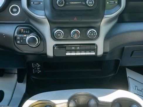 Used 2024 RAM 2500 Tradesman w/ Chrome Appearance Group AWD/4WD image 15