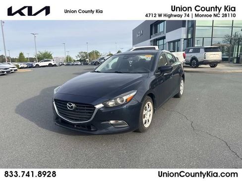 Used 2018 MAZDA MAZDA3 Sport FWD image 1
