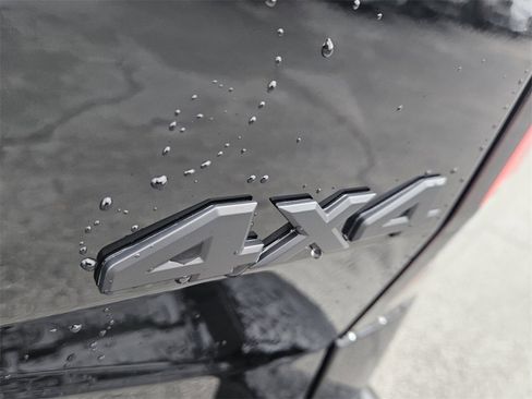 New 2026 Nissan Frontier SV image 9