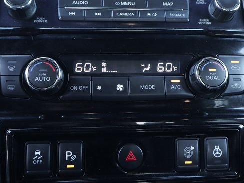 Used 2021 Nissan Titan PRO-4X w/ Pro-4x Convenience Package image 38