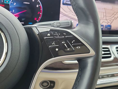 Certified 2024 Mercedes-Benz GLS 450 4MATIC image 32