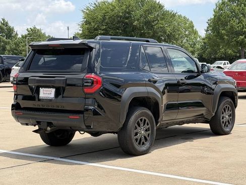 Used 2026 Toyota 4Runner SR5 AWD/4WD image 4