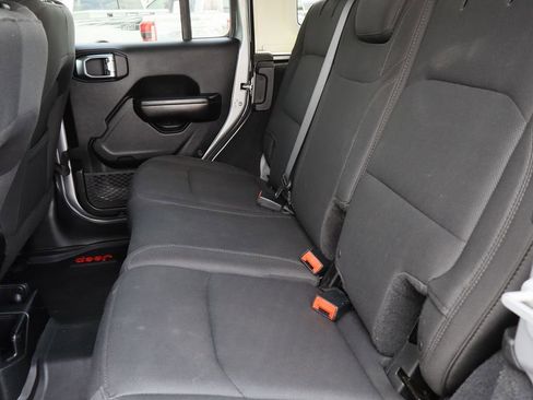 Used 2018 Jeep Wrangler Unlimited Sport S image 24