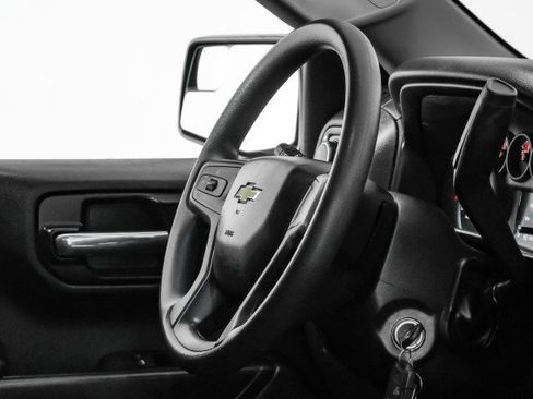 Used 2019 Chevrolet Silverado 1500 Custom w/ Custom Value Package image 11