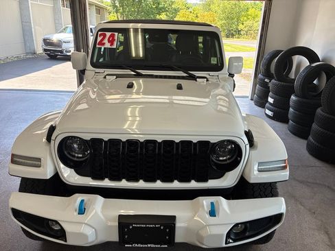 Used 2024 Jeep Wrangler High Altitude AWD/4WD image 6