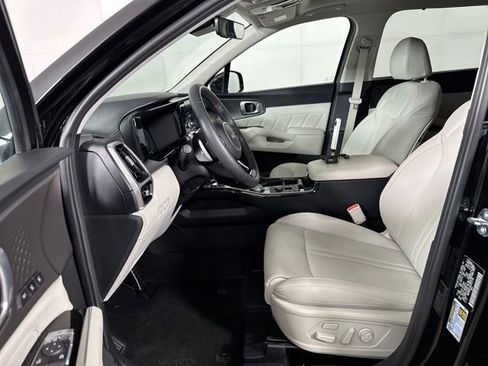 Used 2023 Kia Sorento SX Prestige image 11